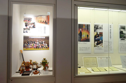 舞鶴市姉妹都市・友好都市
ナホトカ市(ロシア)・大連市(中国)から頂いた記念品